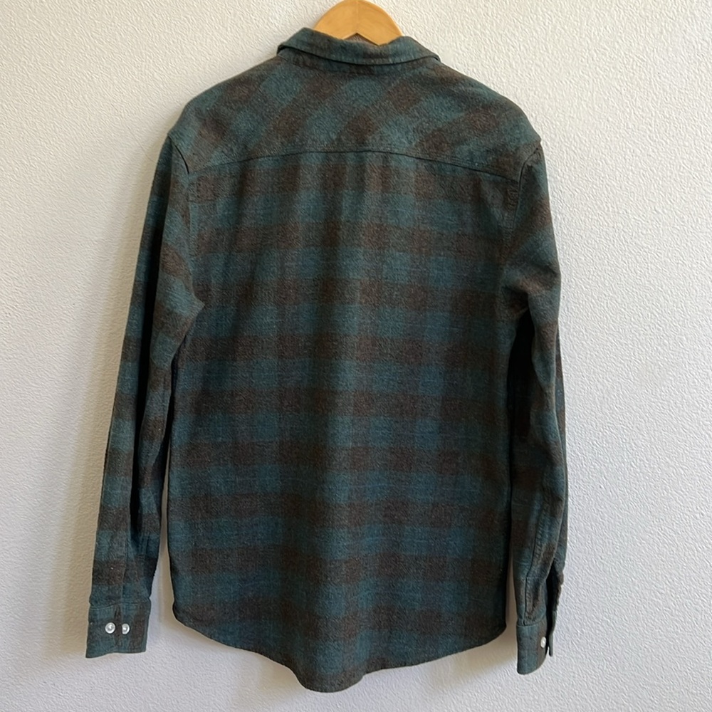 BRIXTON Men's Bowery Long Sleeve Rugged Classic Flannel in Ocean Plaid - Picture 13 of 13
